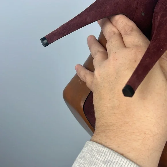 Gucci Betty classic t-strap burgundy high heel suede leather shoes size 40.5 - Picture 7 of 11